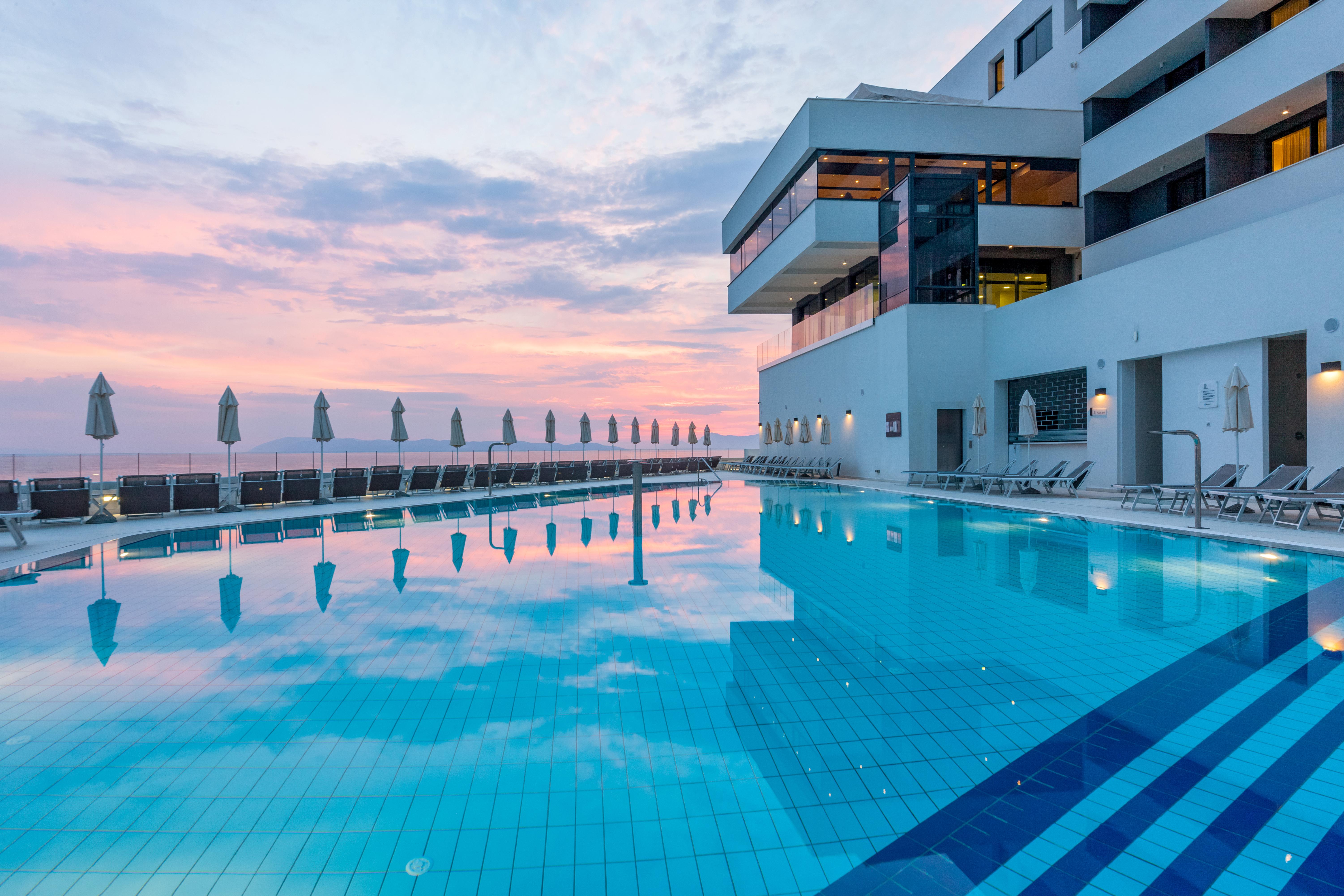 Medora Auri Family Beach Resort Podgora Bagian luar foto